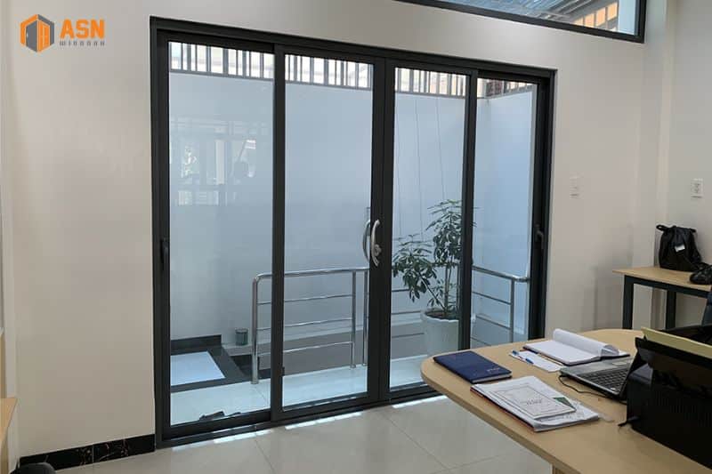 Giá thi công cửa đi lùa nhôm Xingfa hệ 55 chính hãng