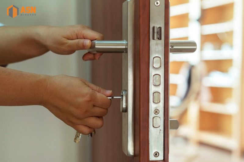 Cách mở khóa cửa nhôm Xingfa