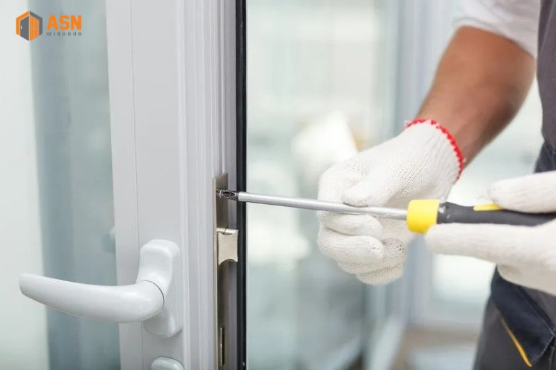 Cách mở khóa cửa nhôm Xingfa