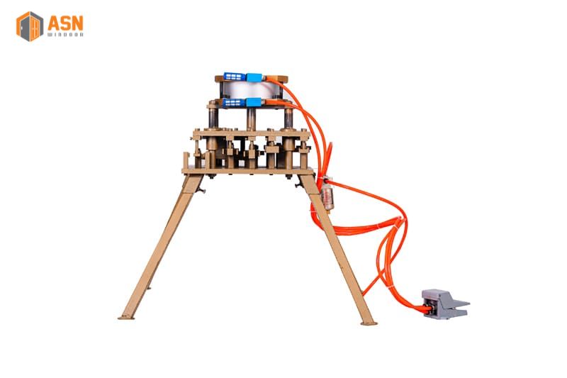 Máy Đột Dập Nhôm Xingfa