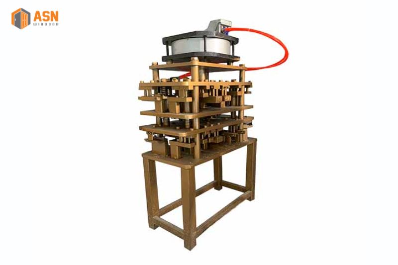 Máy Đột Dập Nhôm Xingfa