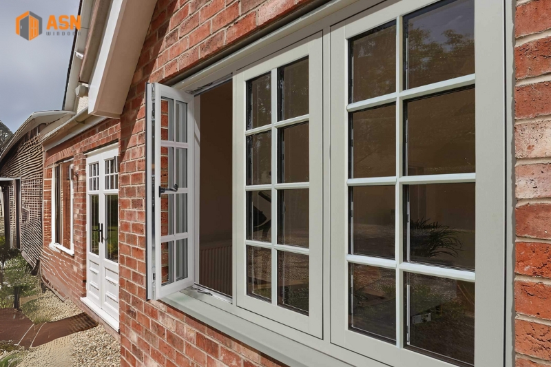 Cửa Sổ 3 Cánh Mở Quay