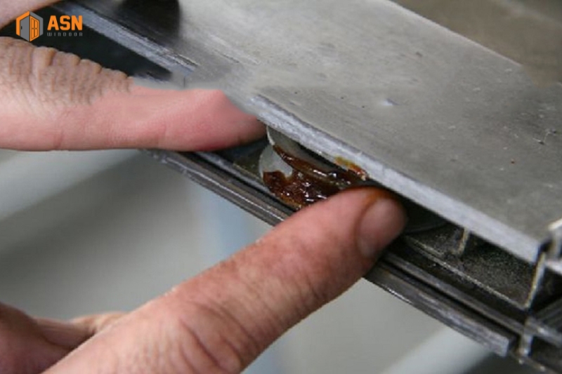 Khóa cửa sổ lùa hệ 55