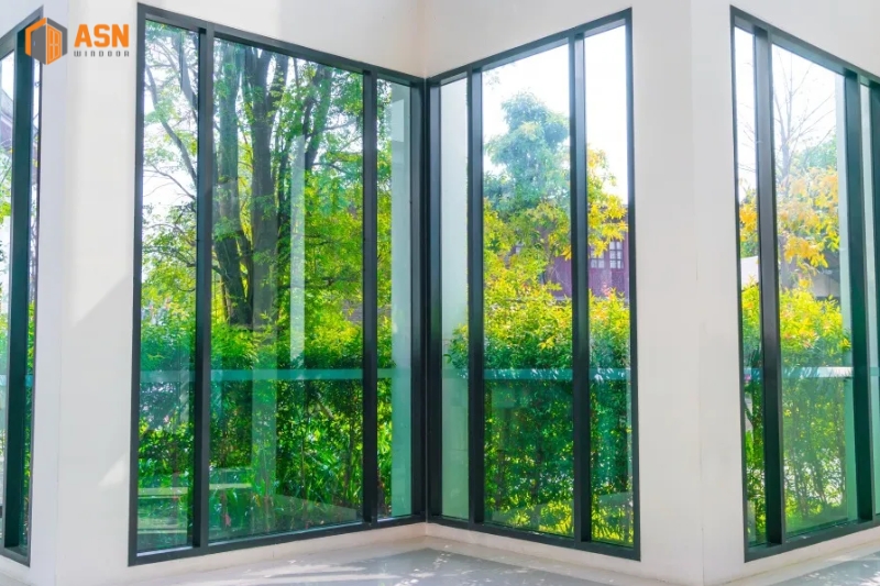mẫu cửa nhôm xingfa kính trong suốt