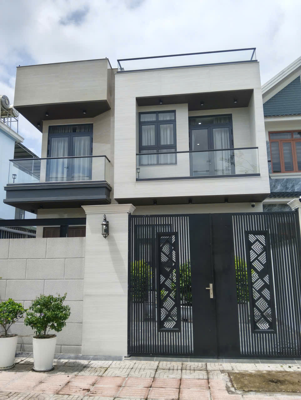 cửa nhà